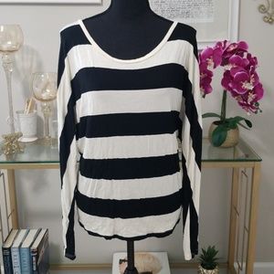 **SOLD**Stripe Crew Neck Shirt